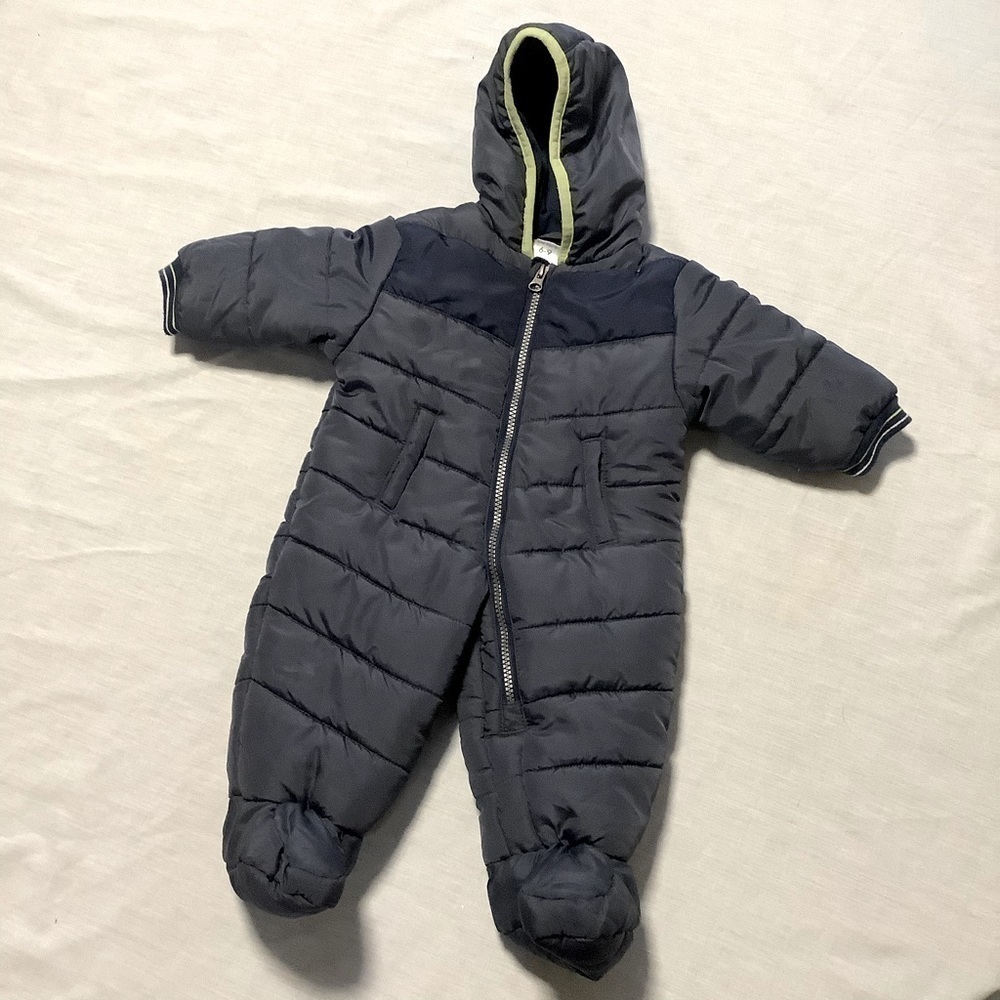 Carter’s snowsuit. Size 6-9 months. - Picture 1 of 4